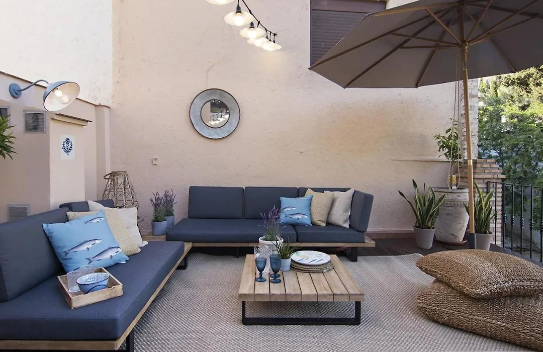 Chezmoihomes Alhambra Boutique Terrace-1